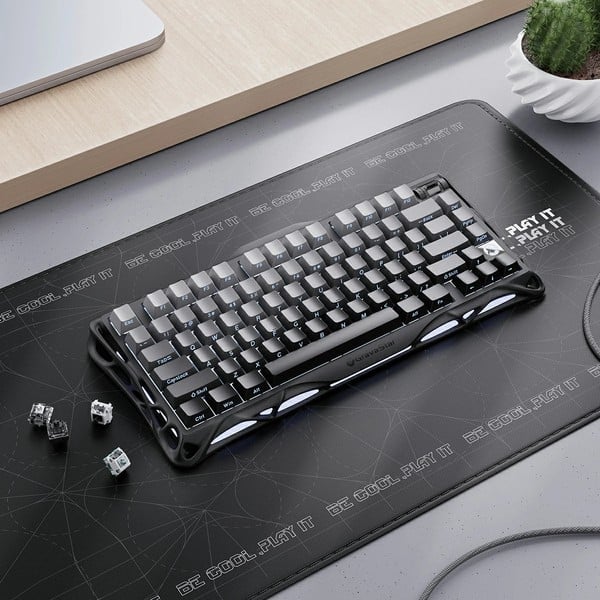 Bàn phím cơ GravaStar Mercury K1 75% Gradient Black có thiết kế công thái học giúp đỡ mỏi tay khi sử dụng