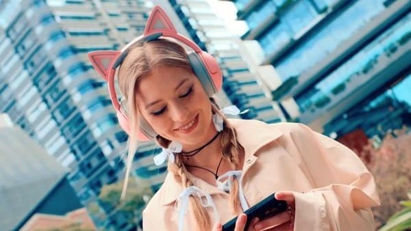 Tai nghe không dây Razer Kraken Kitty V2 BT kết nối Bluetooth 5.2 linh hoạt nShop