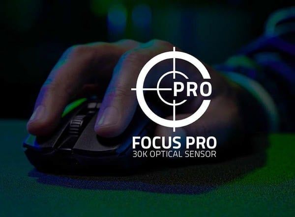 Lớp vỏ Smooth Touch và thiết kế công thái học trên Razer DeathAdder V3 Wired