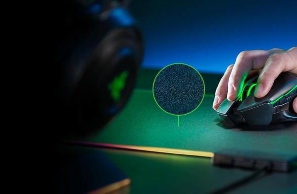 Bề mặt cứng vi mô tối ưu tốc độ của Razer Firefly V2 nShop