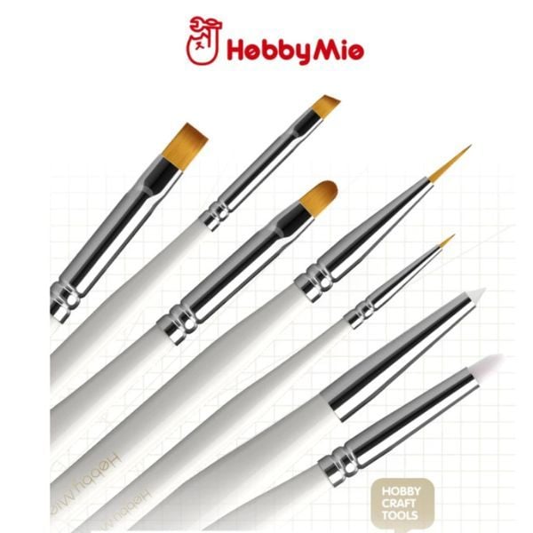Hình cận cảnh đầu cọ Hobby Mio Chipping Brush lông ngắn, phù hợp kỹ thuật dry brush chi tiết.