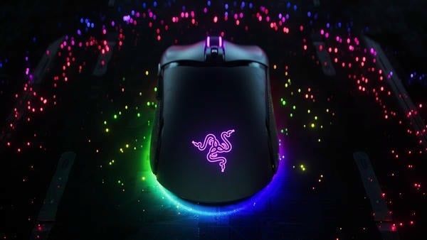 Hệ thống LED Chroma RGB 11 vùng trên Razer Cobra Pro nShop