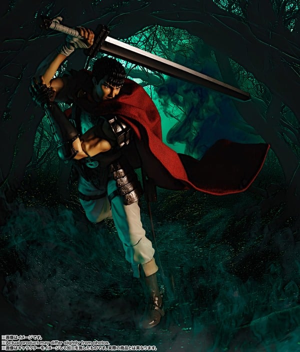 nShop bán mô hình S.H.Figuarts Guts The Band of The Hawk - Berserk có áo choàng vải kèm dây kẽm để tạo dáng