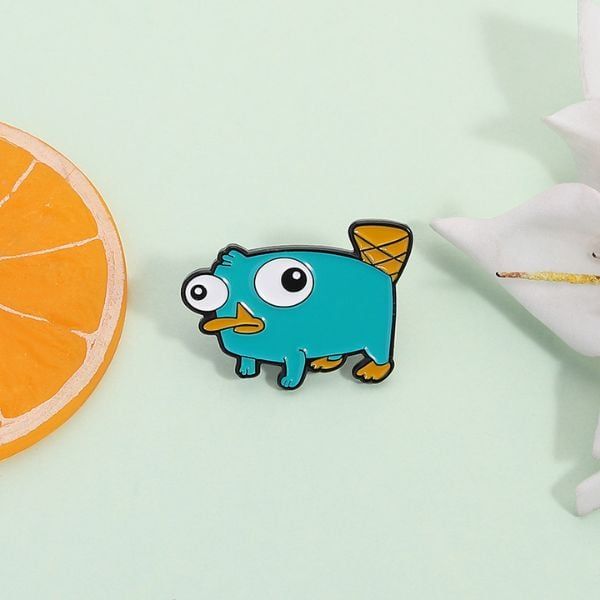 Huy Hiệu Thú Mỏ Vịt Perry Metal Pin - màu sắc chi tiết