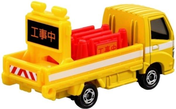 mua xe tomica 82 road safety equipment transport truck giao nhanh