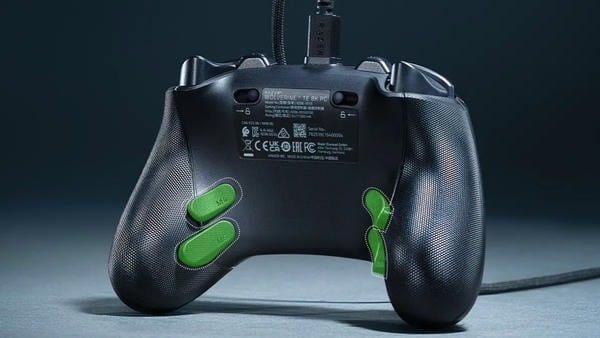 Hệ thống 4 lẫy lưng và 2 nút đệm có thể lập trình của Razer Wolverine V3 TE