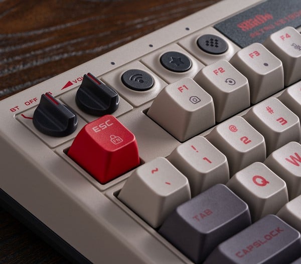 nShop bán Bàn Phím Cơ 8BitDo Retro 108 Mechanical Keyboard có cụm nút điều khiển độc lập tiện lợi