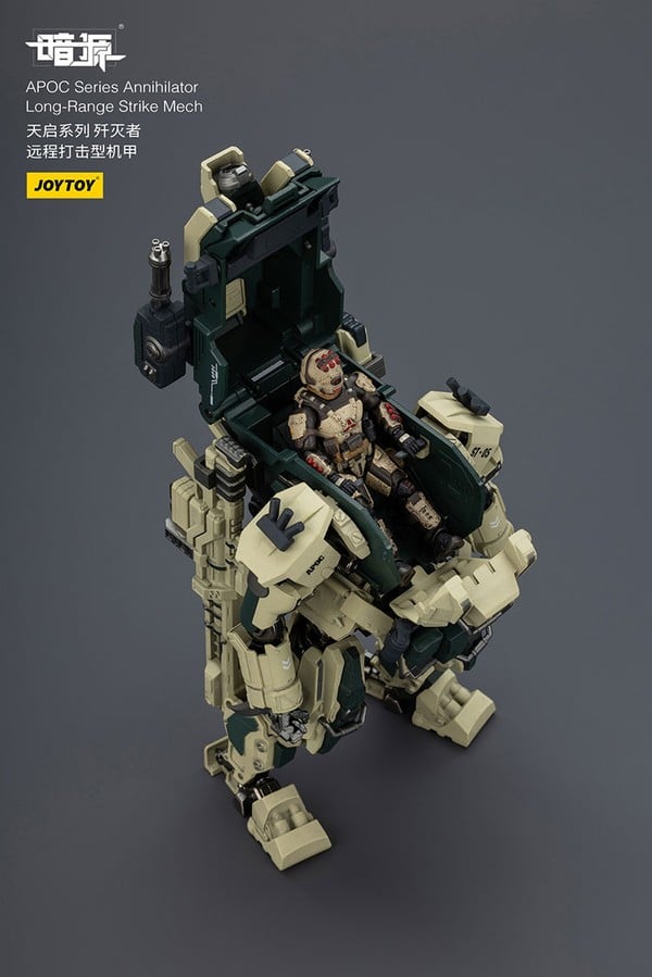 toàn cảnh sniper Dima ngồi trong khoang lái của APOC-Series-Annihilator-Long-Range-Strike-Mech