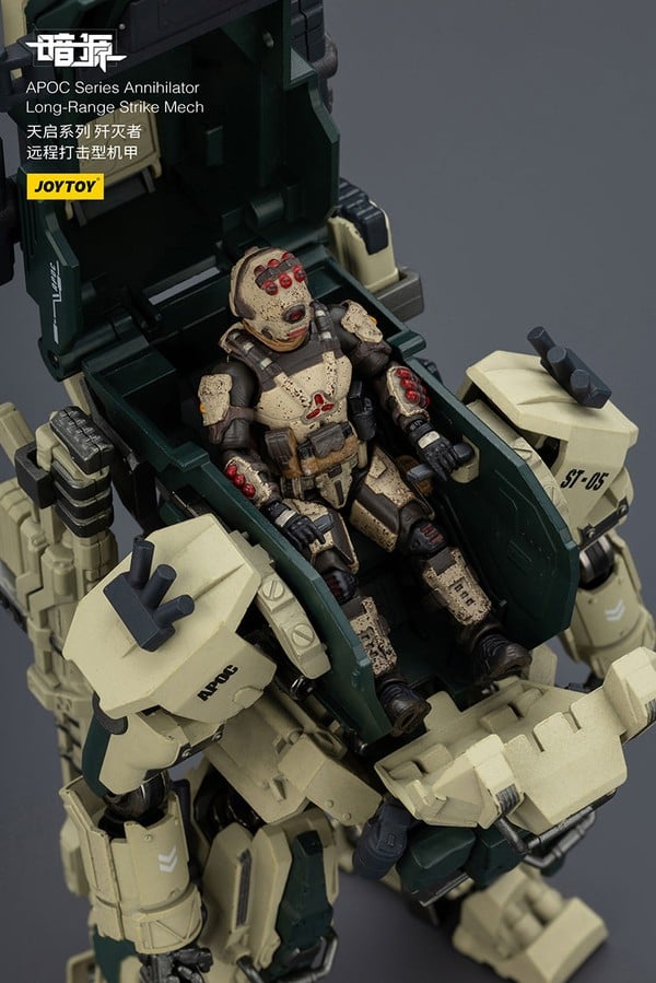 cận cảnh sniper Dima ngồi trong khoang lái của APOC-Series-Annihilator-Long-Range-Strike-Mech