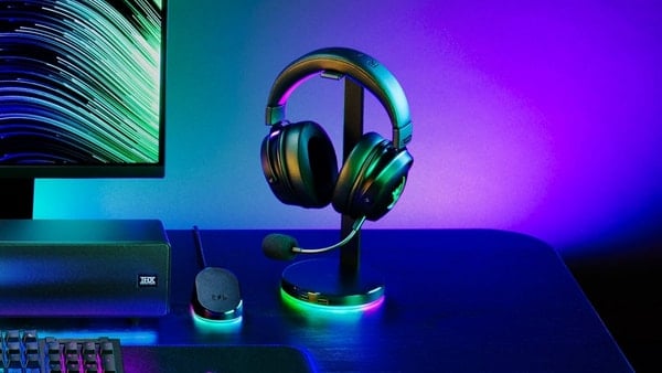 Phụ kiện Razer Base Station V2 Chroma Headset Stand tại nShop