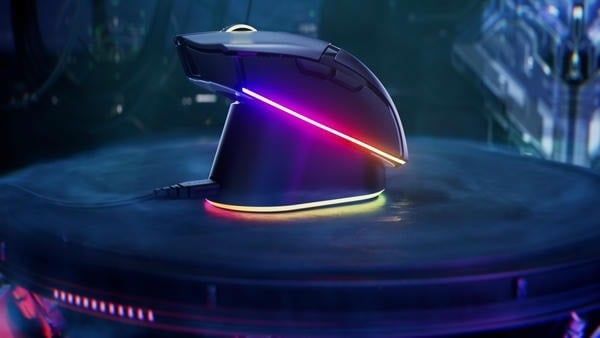 Tích hợp sạc không dây trên chuột Razer Cobra Pro nShop