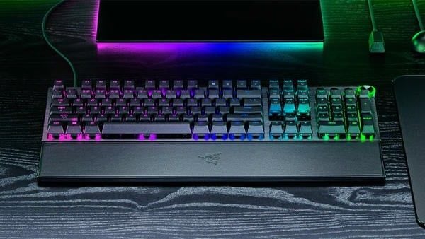Razer Huntsman V3 Pro 8KHz rực rỡ với đèn Chroma RGB tại nShop