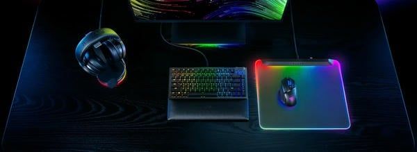 set-up-goc-may-gaming-cung-Razer-firefly-v2-pro-black-chinh-hang