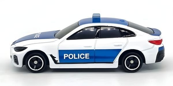 Tomica No. 29 BMW i4 Polica Car Có Màu Sơn Chi Tiết