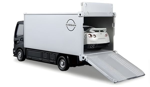 Tomica Premium Tomica Transporter Nissan GT-R dành cho các fan Tomica