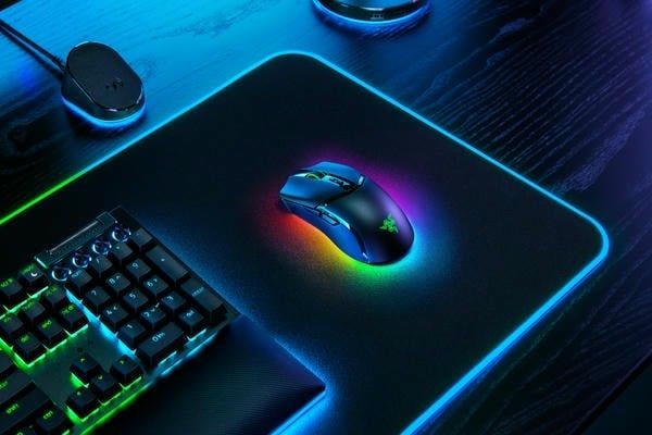 Trải nghiệm chuột Razer Cobra Pro trên lót chuột RGB nShop