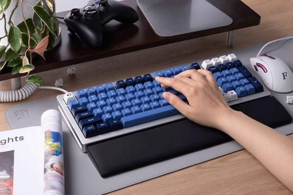 nShop bán kê tay bàn phím MonsGeek Black 98 Wrist Rest phù hợp cho bàn phím full size