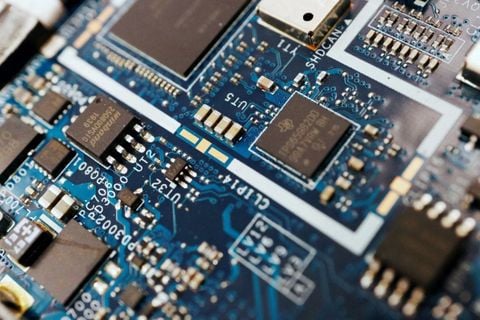Cơn khát chip AI lan sang linh kiện bán dẫn: Người mua laptop cần lưu ý gì?