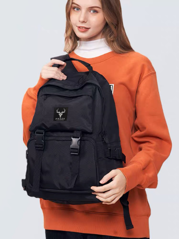 Tại Sao “Balo Quốc Dân” Lại Trở Nên Hot Đến Như Vậy?