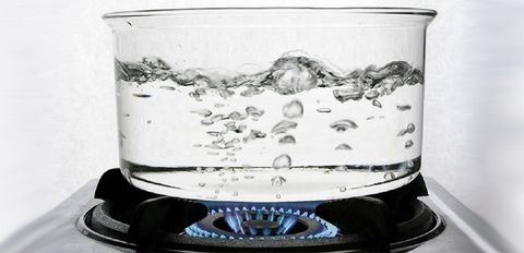 Nấu nước sôi bao nhiêu phút để tiêu diệt vi khuẩn