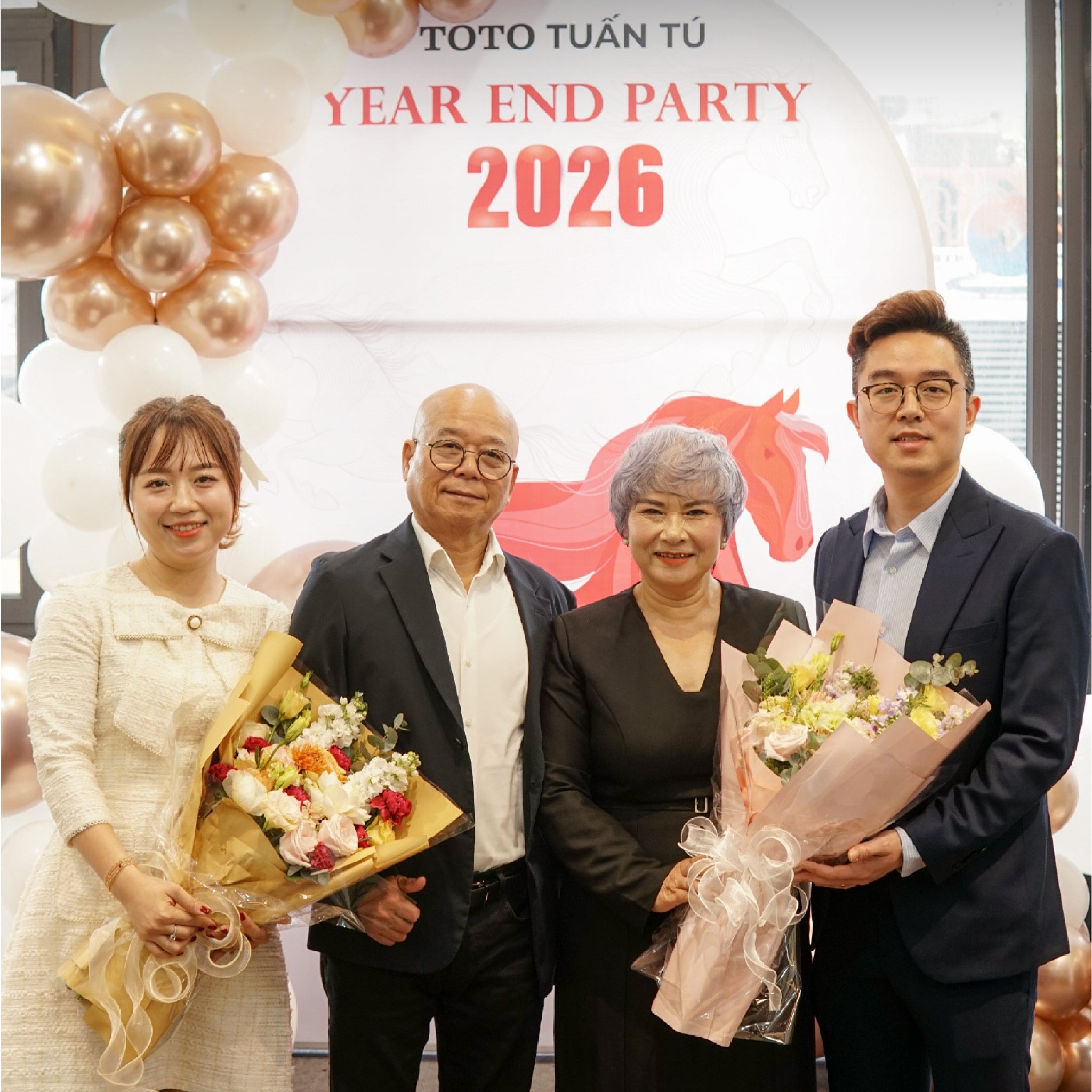 TIỆC CUỐI NĂM TOTO TUẤN TÚ