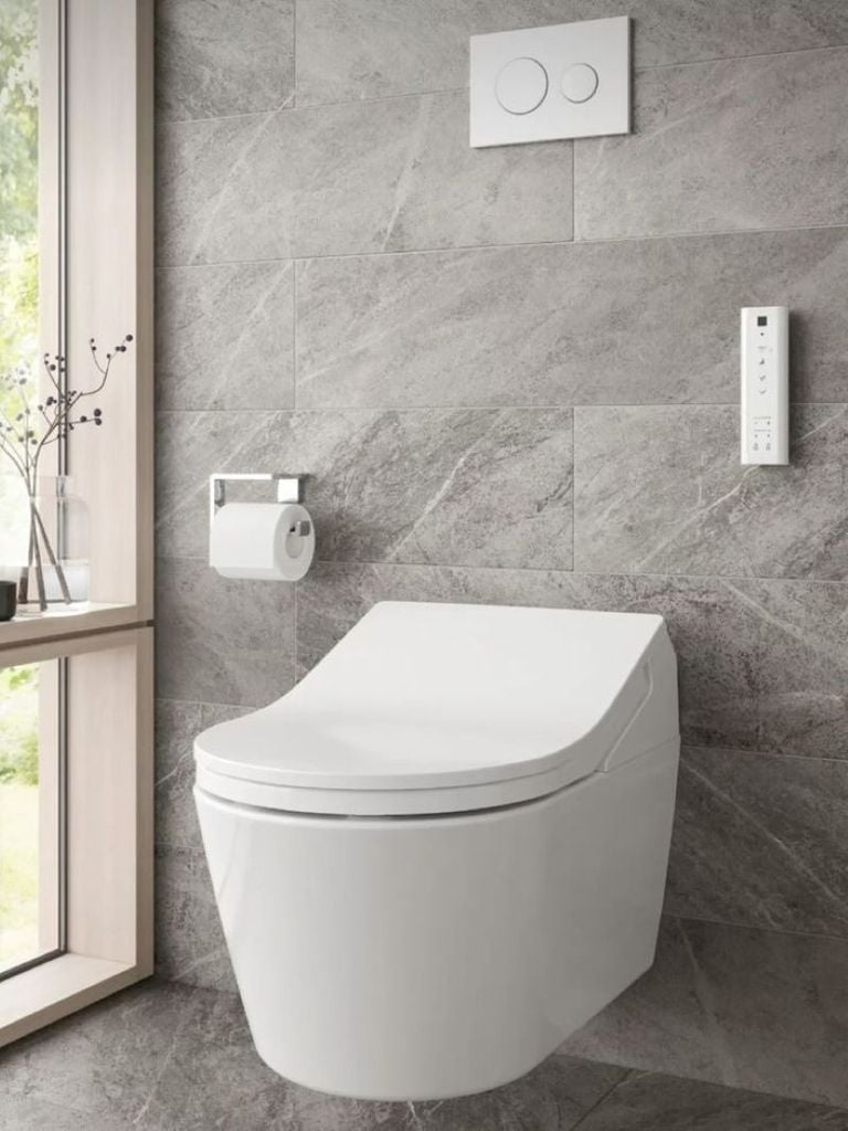 Bồn cầu treo tường TOTO thiết kế tinh gọn, hiện đại