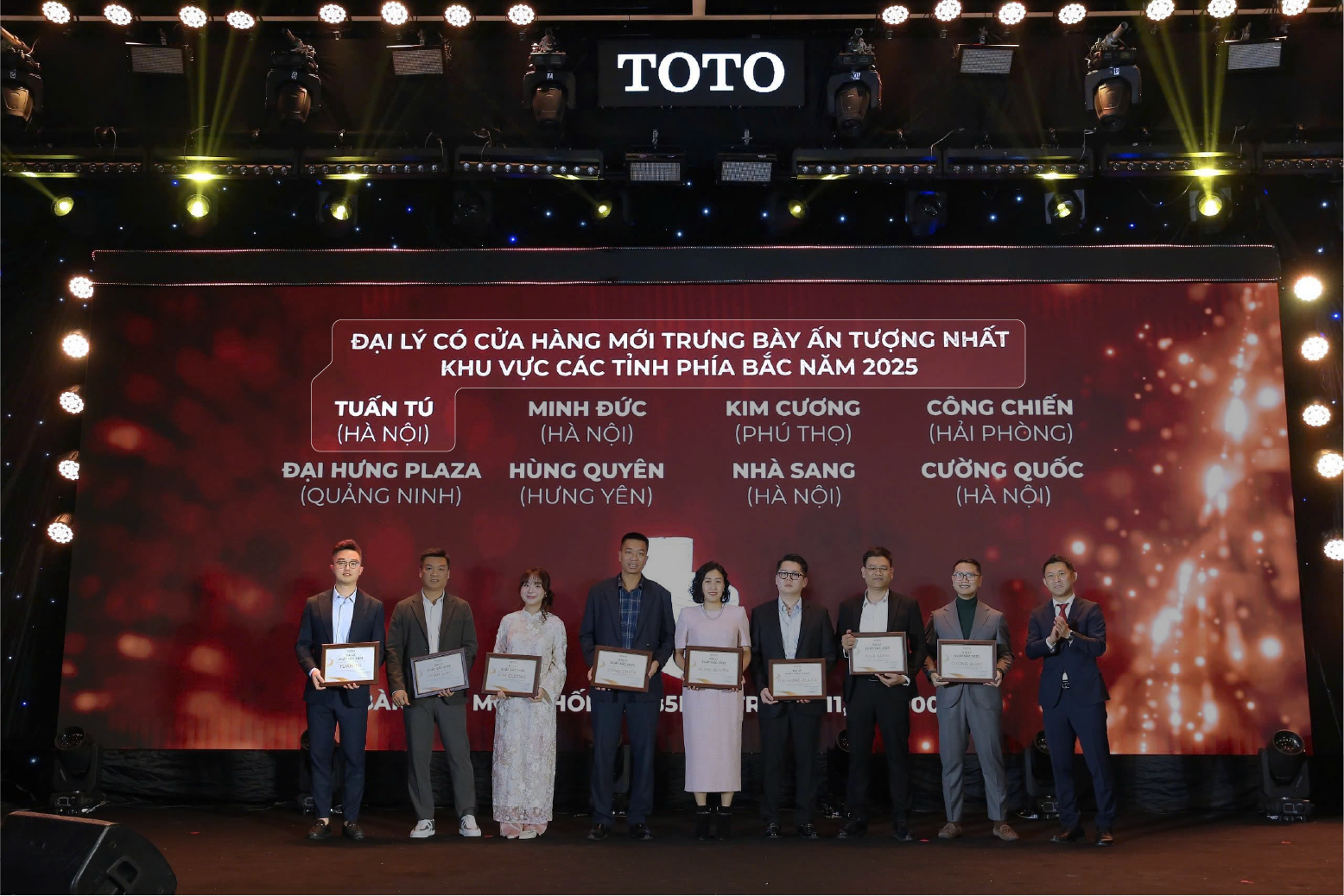 TOTO Tuấn Tú nhận giải Đại lý có cửa hàng mới trưng bày ấn tượng nhất khu vực các tỉnh phía Bắc năm 2025
