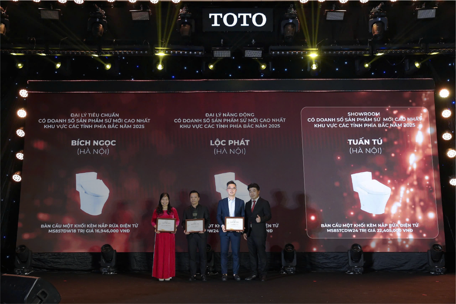 TOTO Tuấn Tú nhận giải Đại lý có doanh số sản phẩm sứ mới cao nhất khu vực các tỉnh phía Bắc năm 2025