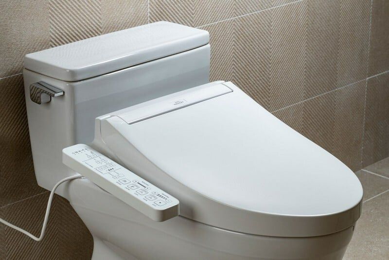 Bồn cầu 1 khối và 2 khối khác nhau chủ yếu ở cấu tạo đúc liền hay tách rời