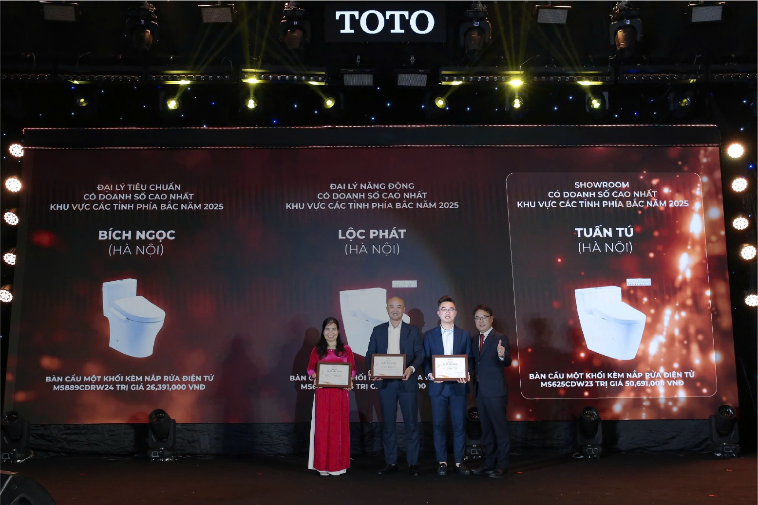 TOTO Tuấn Tú nhận giải Showroom có doanh số cao nhất khu vực các tỉnh phía Bắc năm 2025