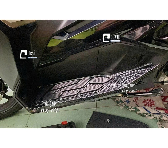 Thảm Gác Chân Trước AirBlade AB 2023 - 2025 160cc, 125cc Inox, Xi Mạ Crom, Carbon MS6818