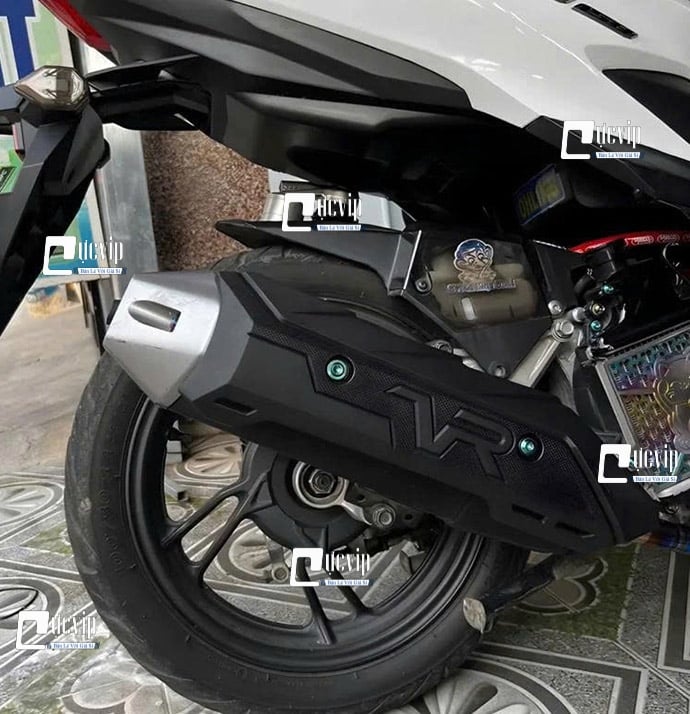 [Kiểu Thái] Ốp Che Pô Và Chụp Đích Pô Cho Vario 2018 - 2025 125cc 150cc MS6883