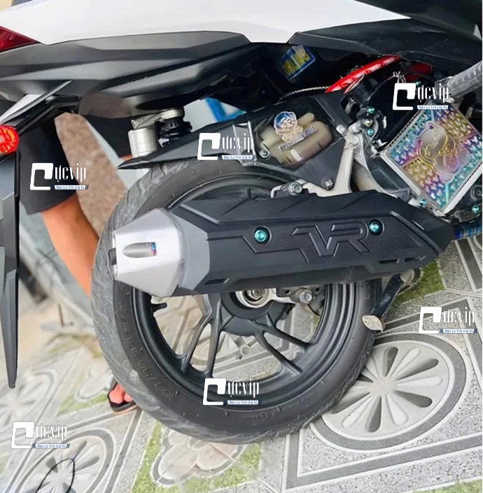 [Kiểu Thái] Ốp Che Pô Và Chụp Đích Pô Cho Vario 2018 - 2025 125cc 150cc MS6883