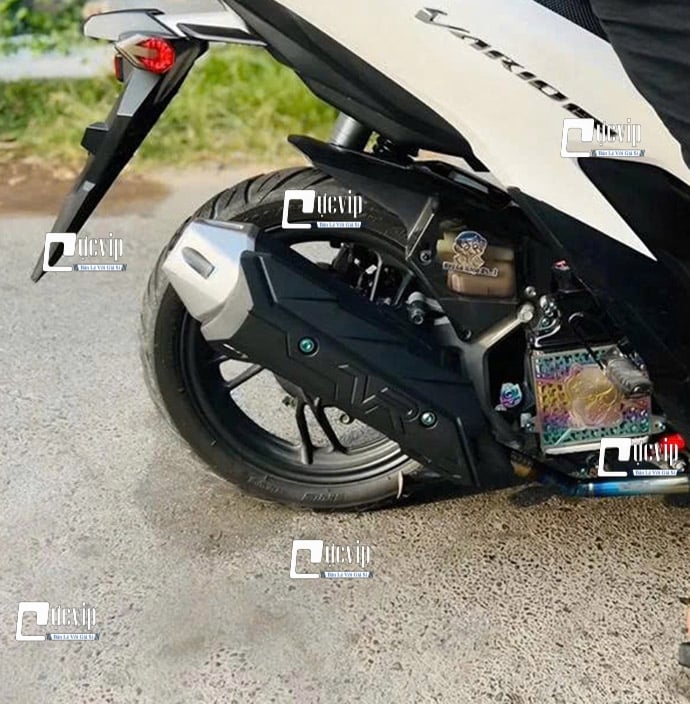 [Kiểu Thái] Ốp Che Pô Và Chụp Đích Pô Cho Vario 2018 - 2025 125cc 150cc MS6883