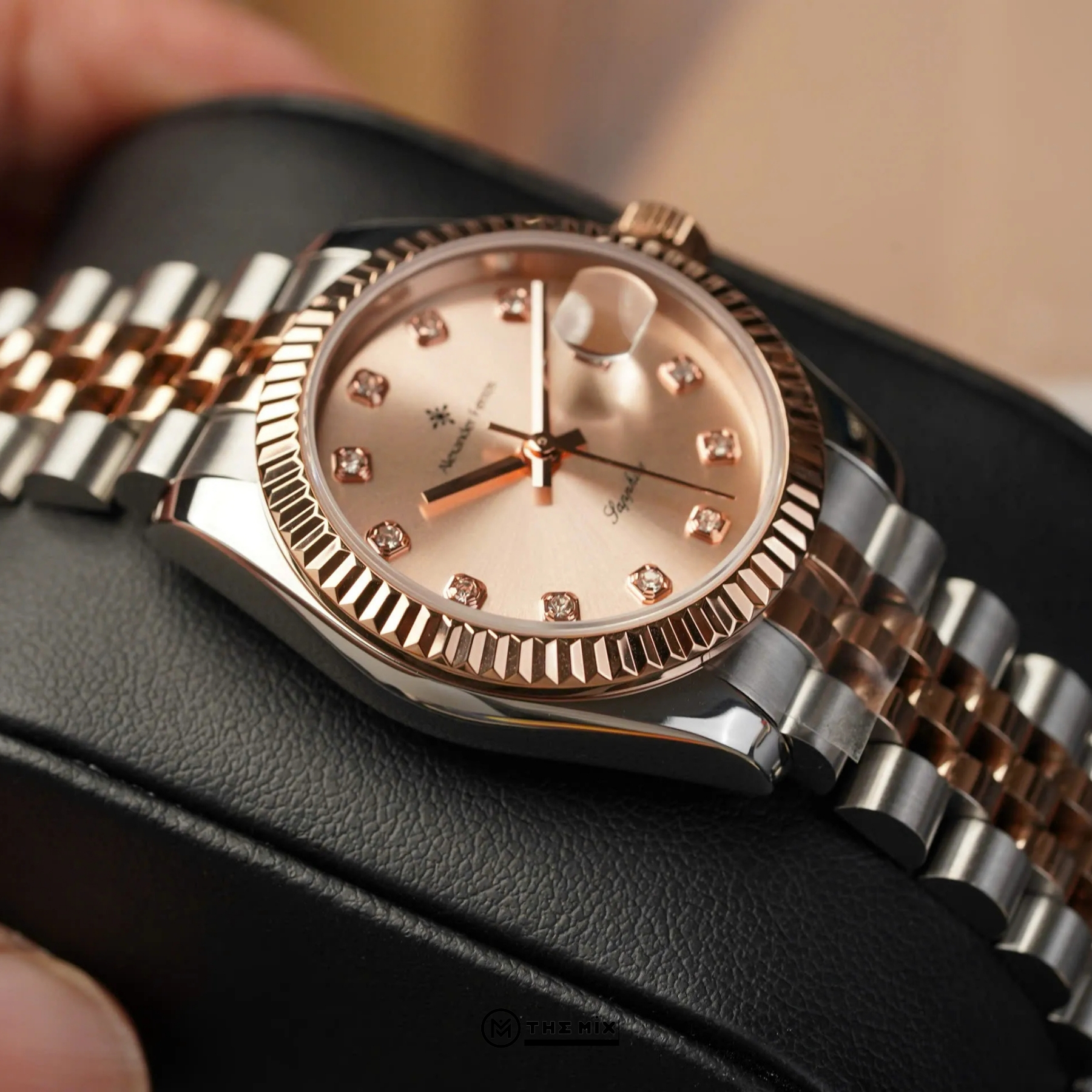 Đồng Hồ Alexander Ferros 8222D/16 - 31mm Light Sunburst Dial Fluted