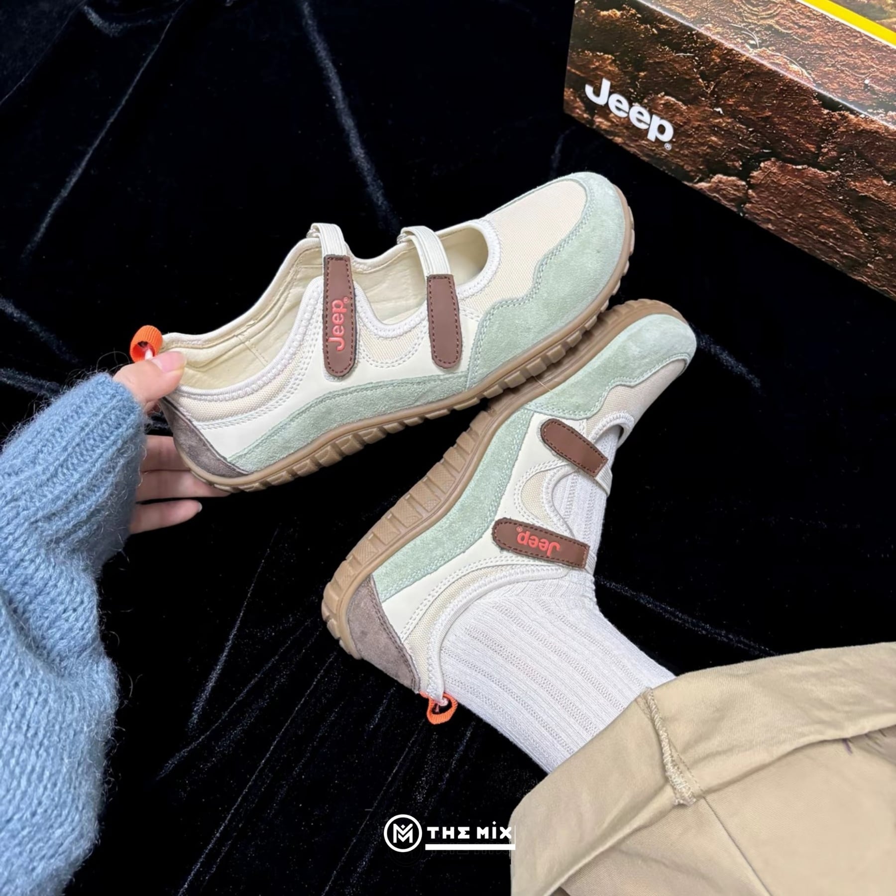 Jeep Outdoor Shoes Women's Low Top ''Cream Light Green''