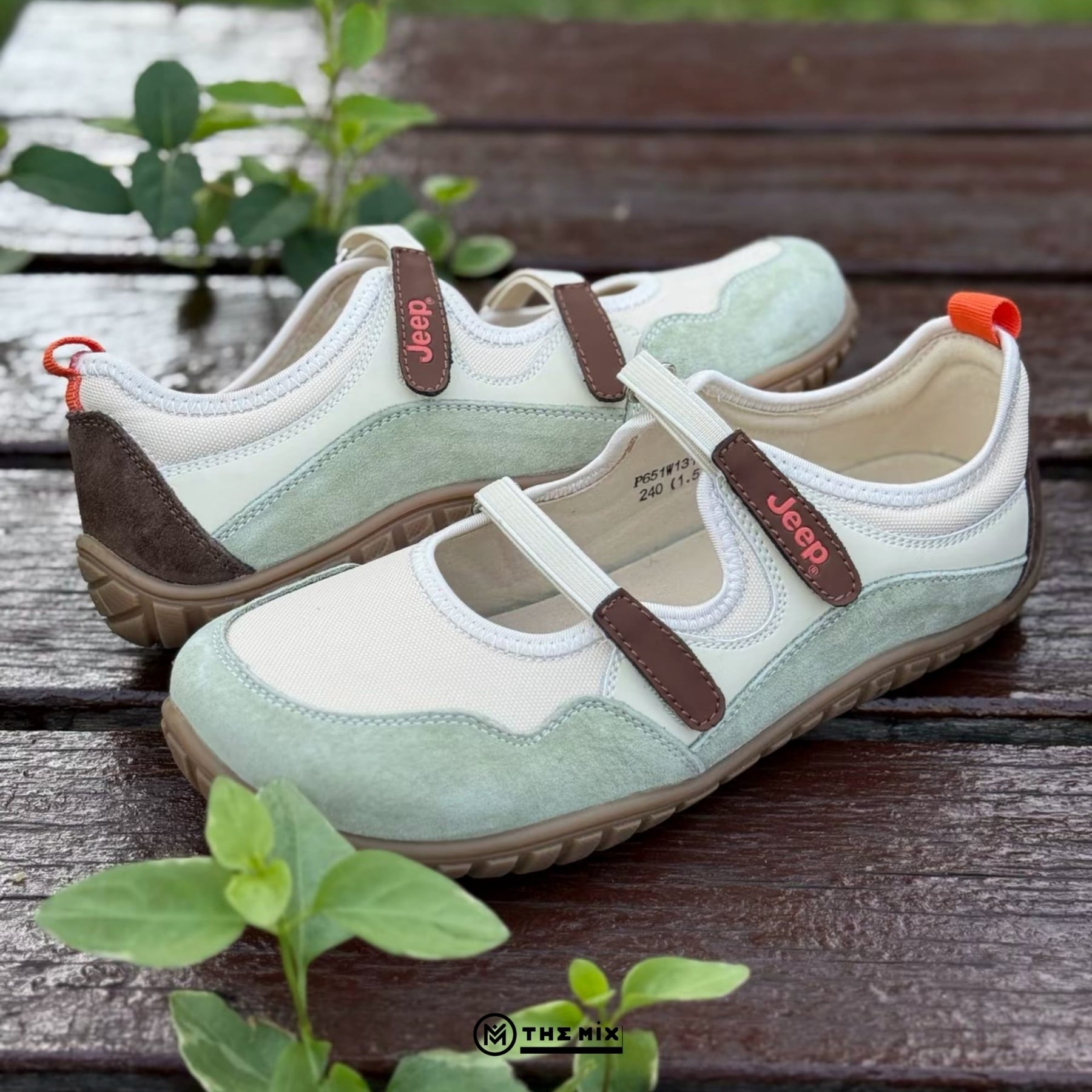 Jeep Outdoor Shoes Women's Low Top ''Cream Light Green''