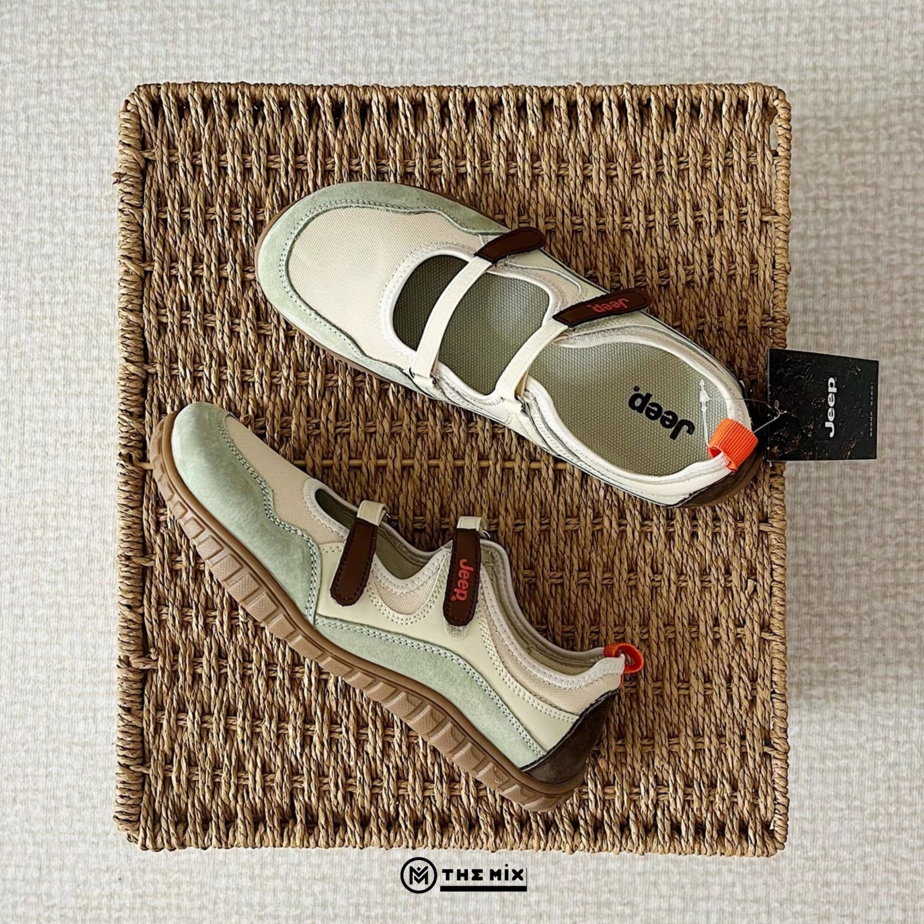 Jeep Outdoor Shoes Women's Low Top ''Cream Light Green''