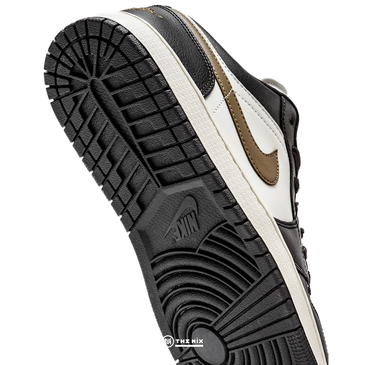 Nike Air Jordan 1 Low Shadow Brown, Jordan 1 Low Shadow Brown, DC0774-200, brown Jordan sneaker, earth tone sneaker, Air Jordan lifestyle sneaker, sneaker chính hãng