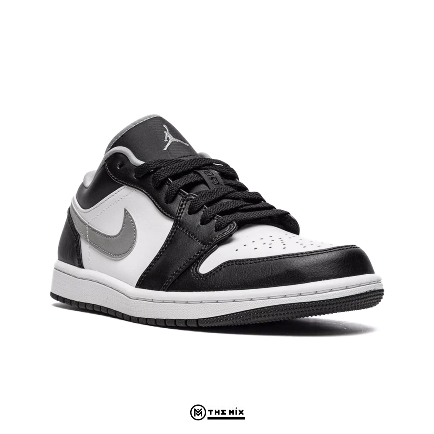 Nike Air Jordan 1 Low Smoke Grey V3, Jordan 1 Low Smoke Grey, 553558-040_43, Air Jordan 1 Low grey black, Nike Jordan lifestyle sneaker, sneaker streetwear