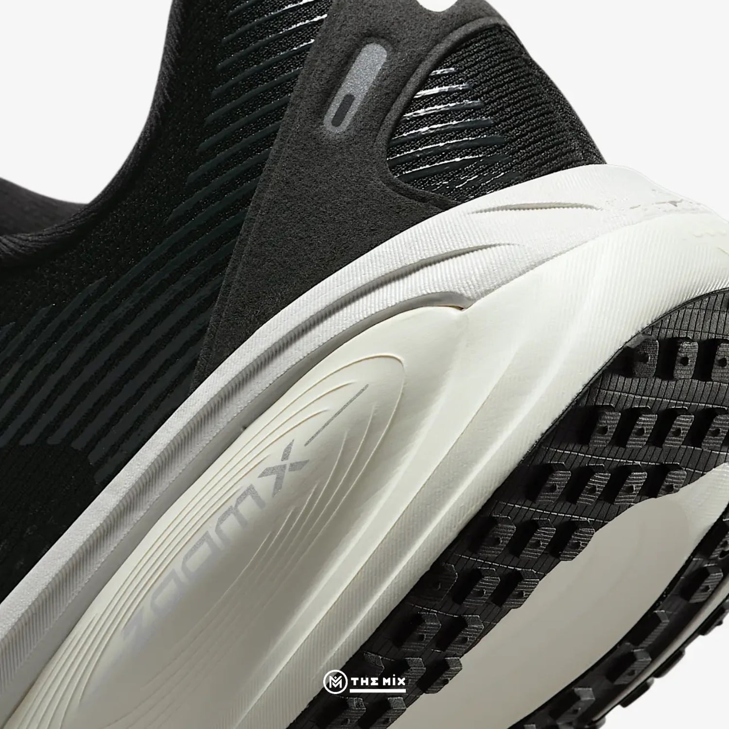 Nike Air Zoom Vomero 18 Black Coconut Milk HM6803-007