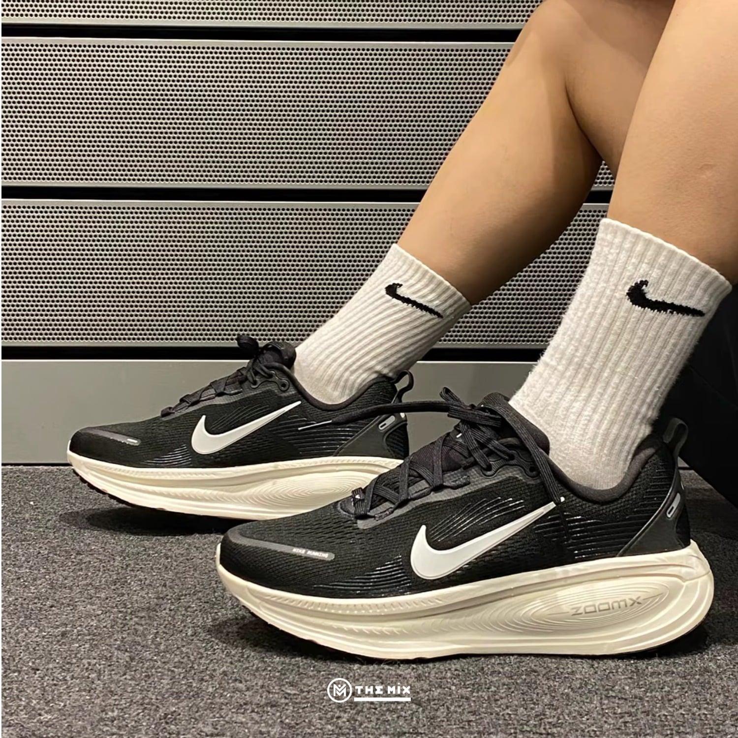 Nike Air Zoom Vomero 18 Black Coconut Milk HM6803-007