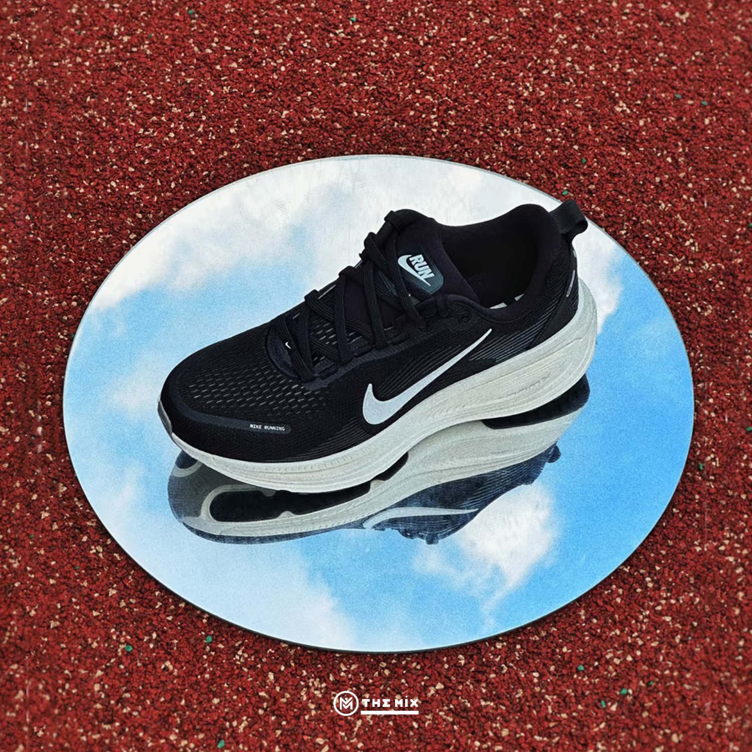 Nike Air Zoom Vomero 18 Black Coconut Milk HM6803-007
