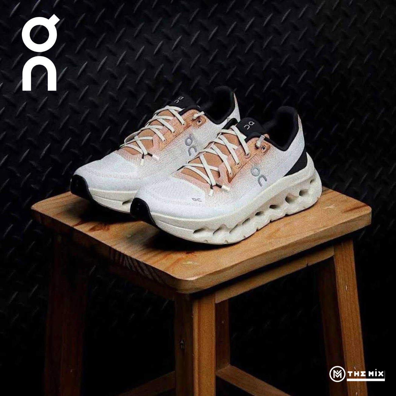 Ivory Almond — Quiet luxury trong một đôi sneaker đang hot toàn cầu.