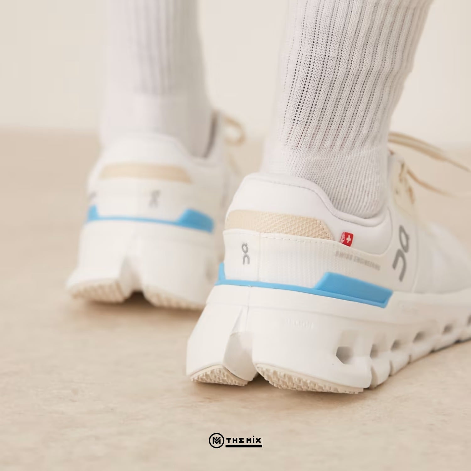On Running Cloudrunner 2 White Horizon, ON Cloudrunner 2, 3WE10133195, CloudTec running shoes, Helion superfoam, daily running shoes, running shoes cho nữ