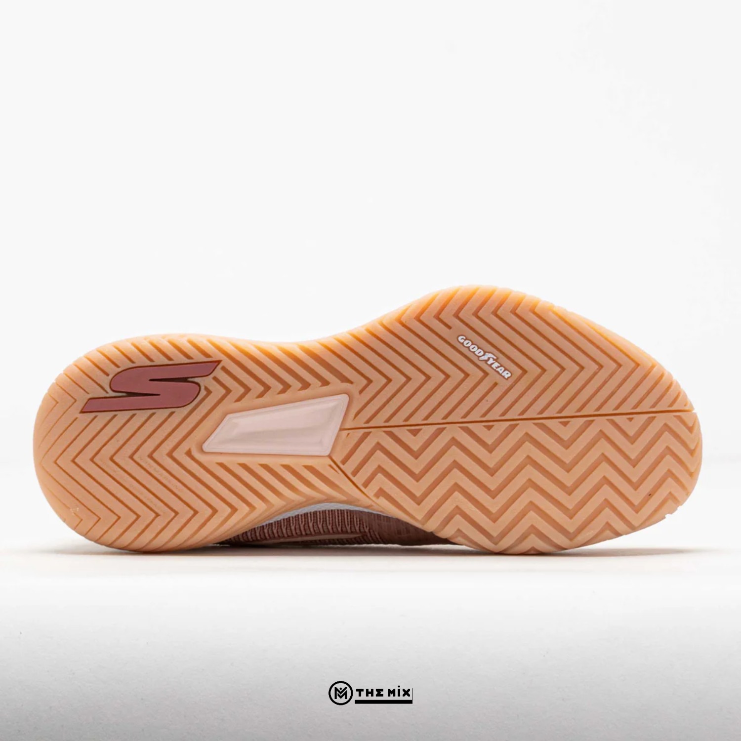 Skechers Viper Court Pro 2.0 Light Pink 172109-LTPK là giày pickleball với đế Goodyear Performance, hỗ trợ bám sân, ổn định và di chuyển ngang tự tin.