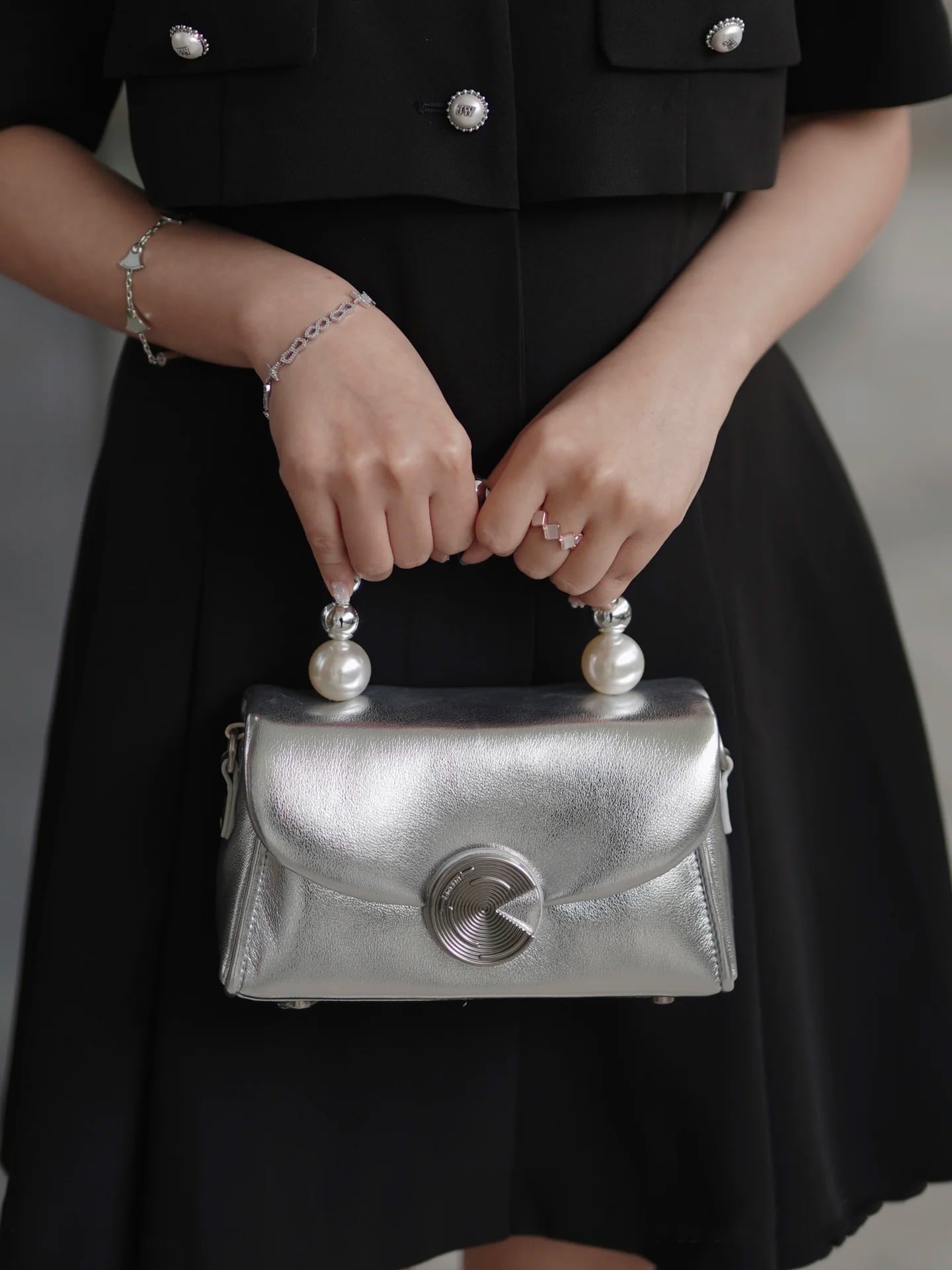 Túi Jual Aroana Bag Chain Tròn - Bạc Metalic