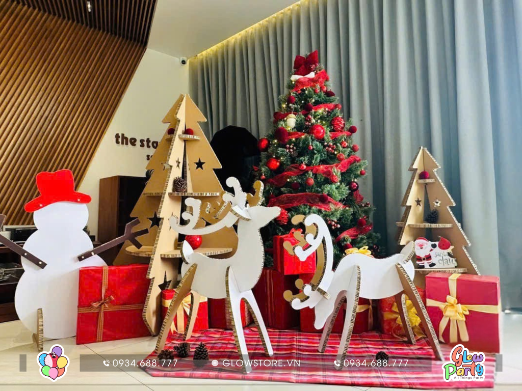 cay thong carton Giáng sinh tại homestay