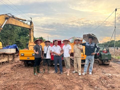 XE RÙA BÁNH XÍCH GIÁ RẺ – GIẢI PHÁP VẬN CHUYỂN VẬT LIỆU HIỆU QUẢ