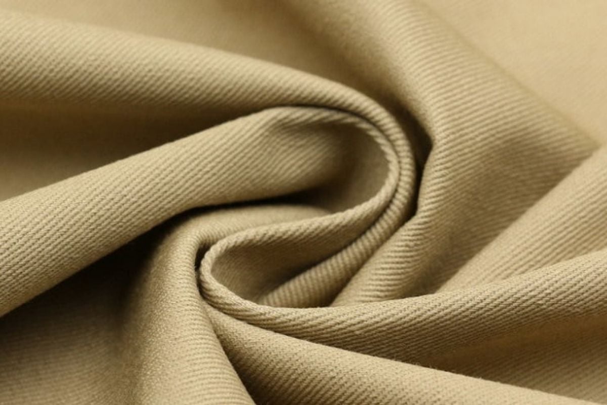 Vải kaki cấu trúc dệt chắc chắn, ổn định, giữ form tốt